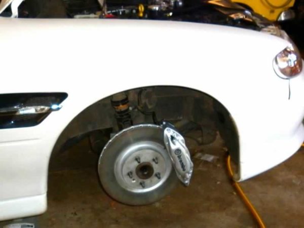 4 piston front GTO Brembo brake bracket kit installation